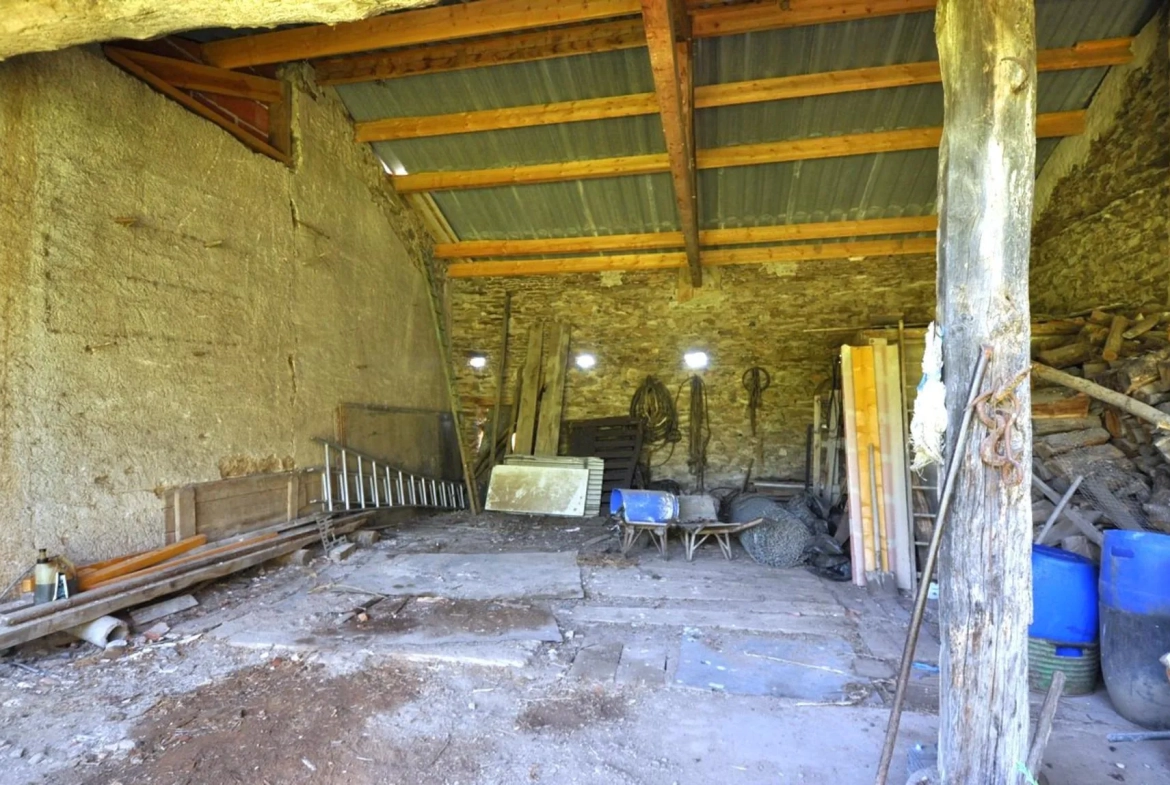 Ferme à rénover entre Albi et Carmaux, dépendances et terrain, environnement calme 