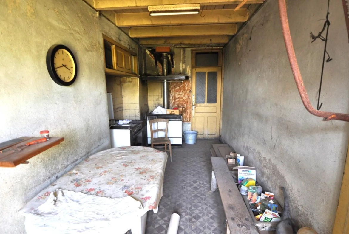 Ferme à rénover entre Albi et Carmaux, dépendances et terrain, environnement calme 