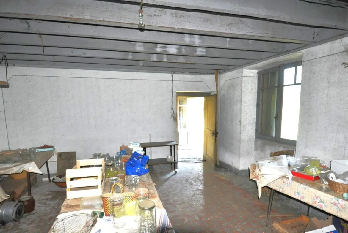 Ferme à rénover entre Albi et Carmaux, dépendances et terrain, environnement calme 