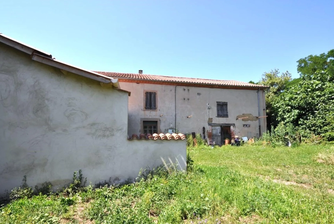 Ferme à rénover entre Albi et Carmaux, dépendances et terrain, environnement calme 