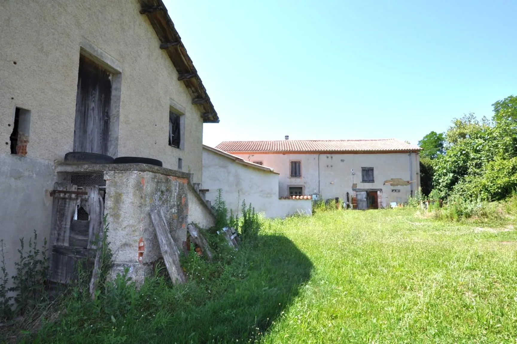Ferme à rénover entre Albi et Carmaux, dépendances et terrain, environnement calme 