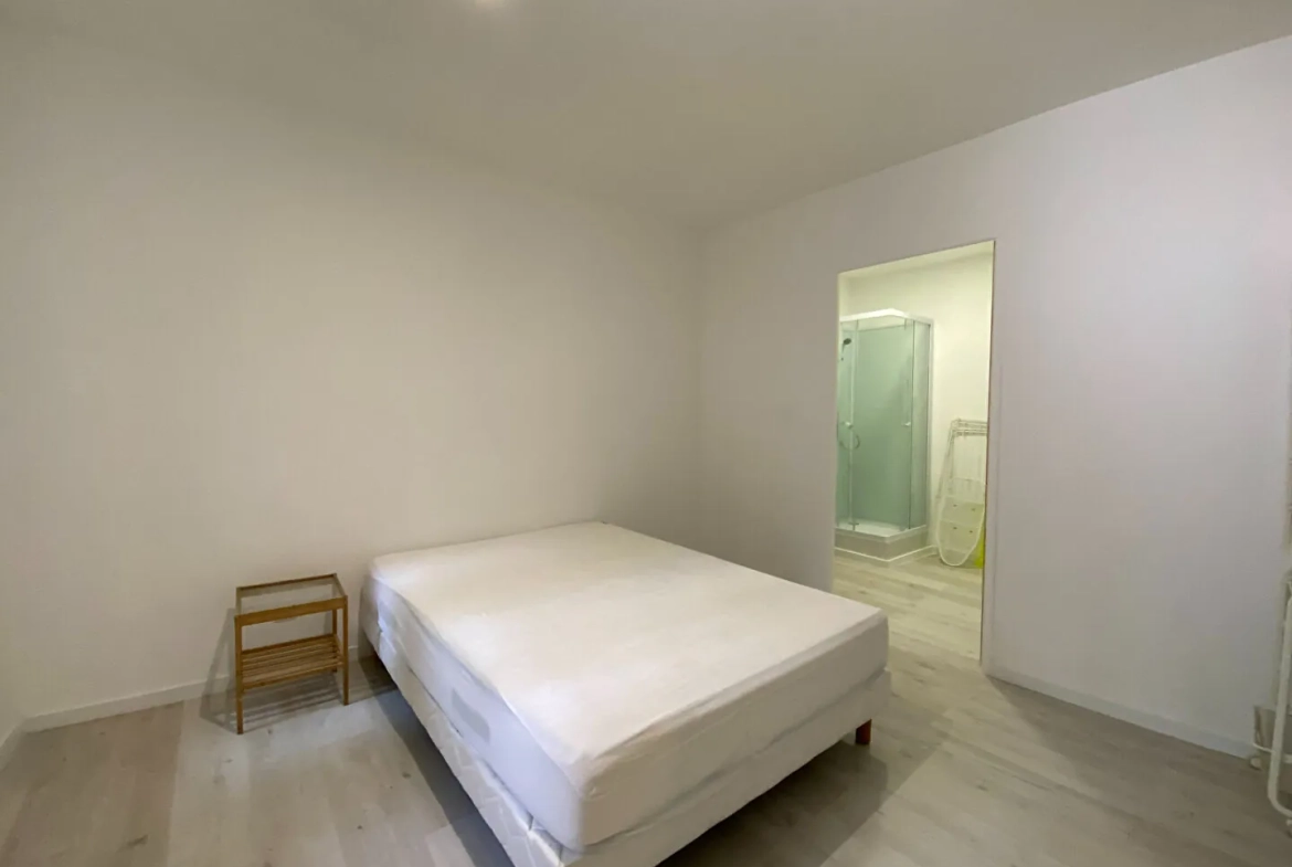 Appartement T2 à Pau au dernier étage avec combles aménageables 