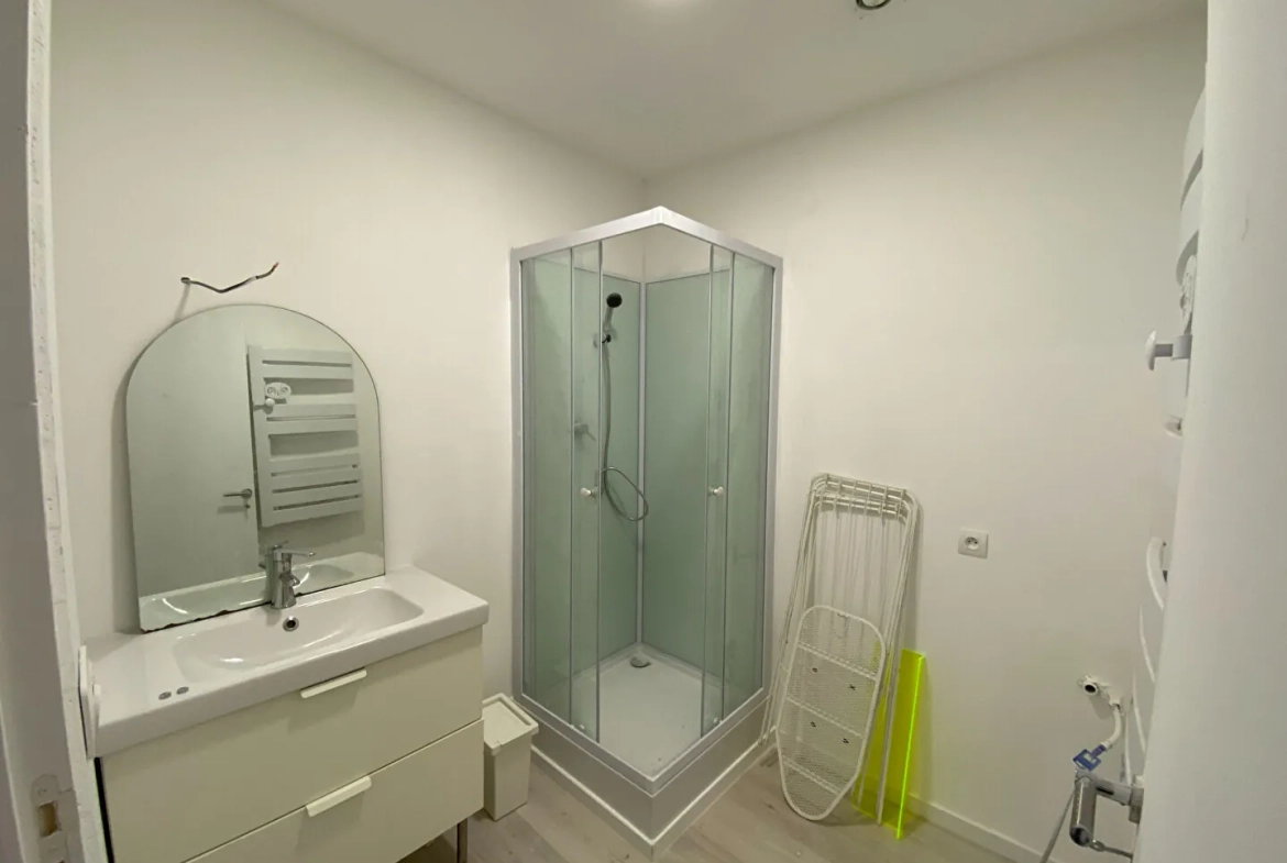 Appartement T2 à Pau au dernier étage avec combles aménageables 