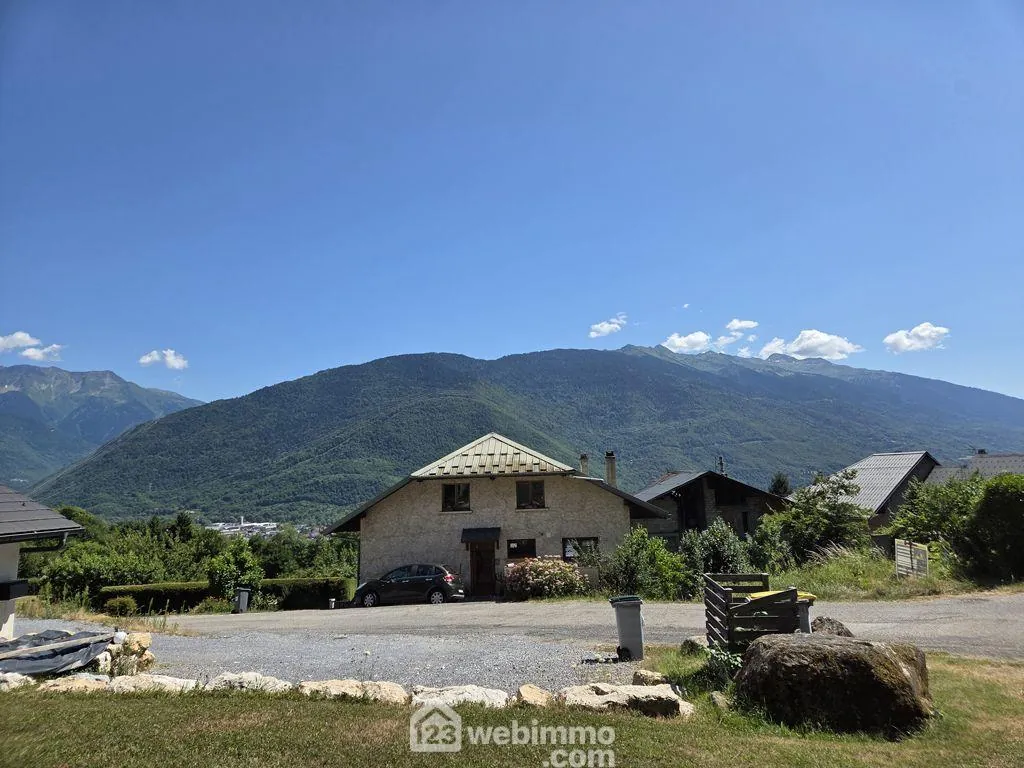 Ancienne grange de 87 m² avec terrain à Mercury – Opportunité de rénovation 