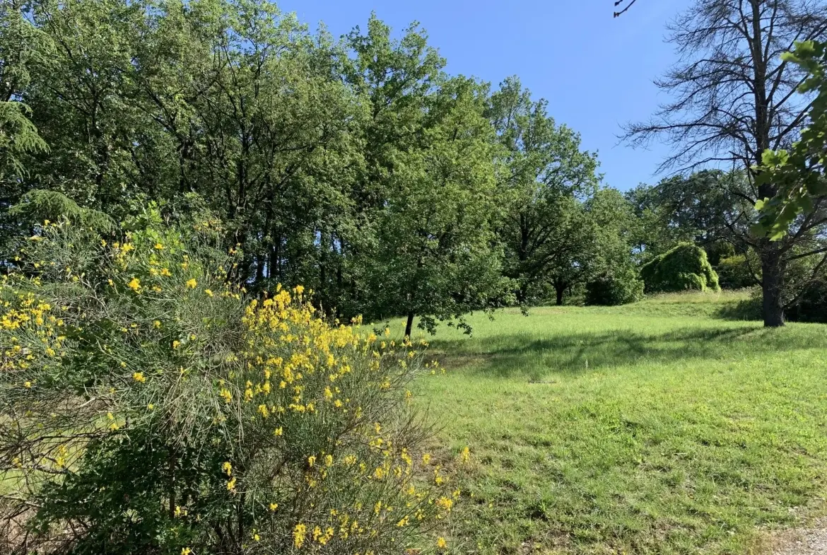 À vendre terrain constructible de 2019 m² à Puygouzon avec vue exceptionnelle 