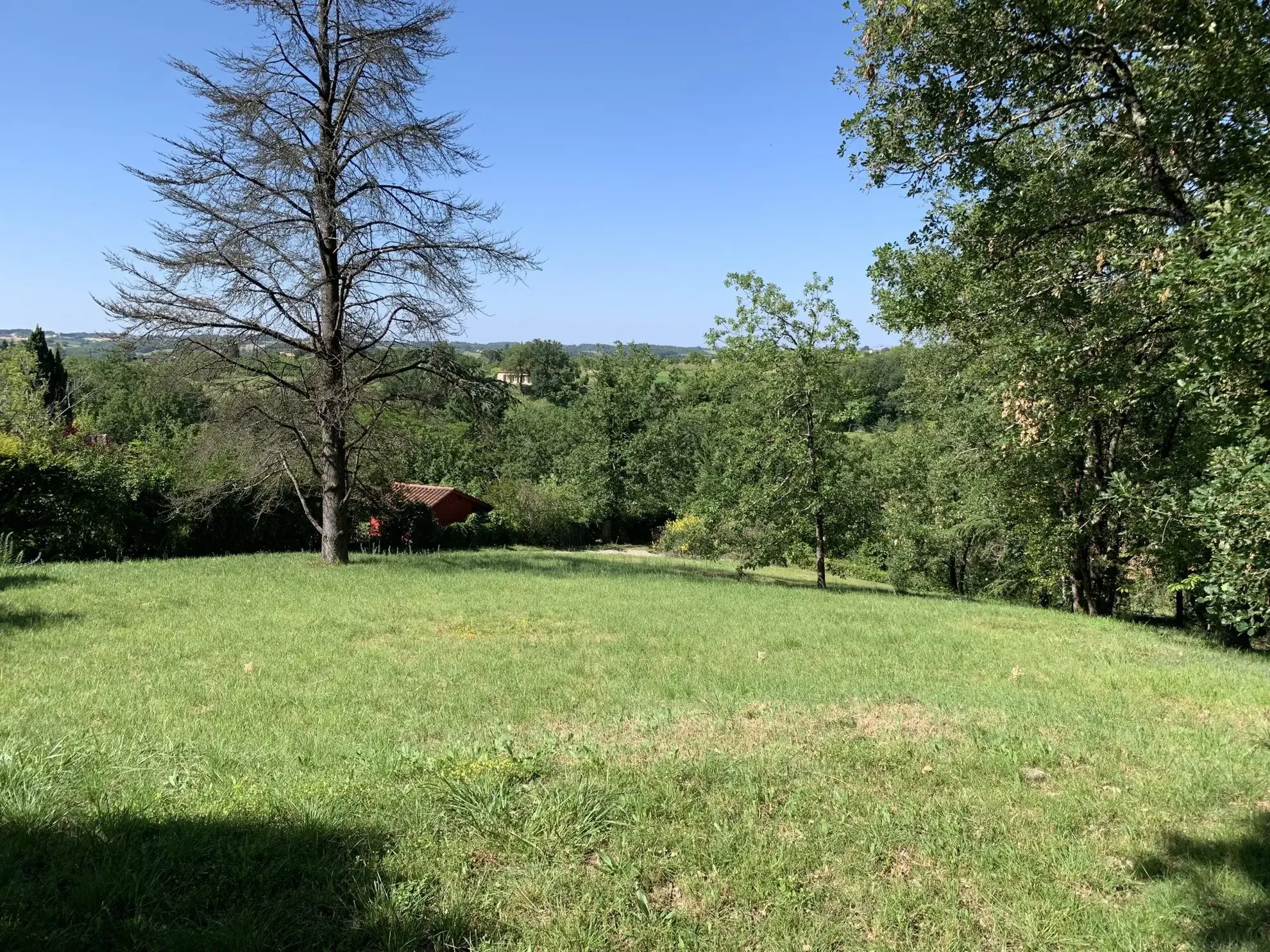À vendre terrain constructible de 2019 m² à Puygouzon avec vue exceptionnelle 