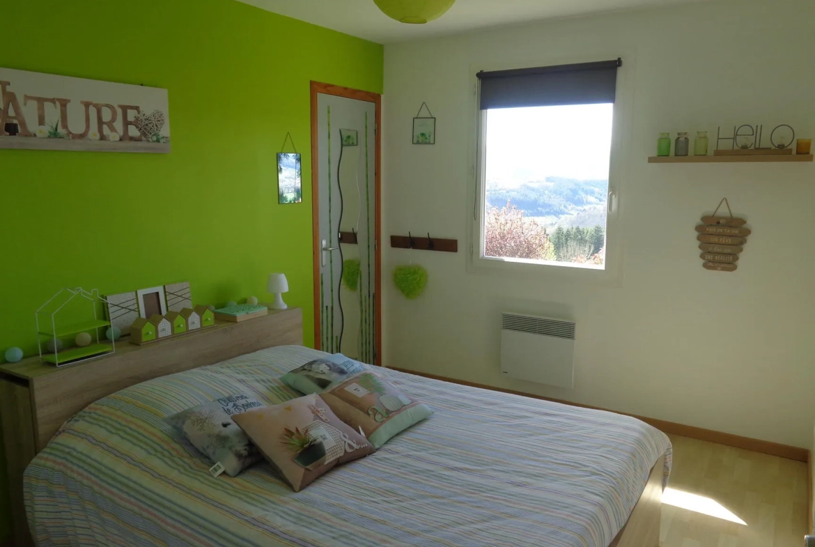 Villa à Chambost-Allières avec piscine, terrasse et vue panoramique 