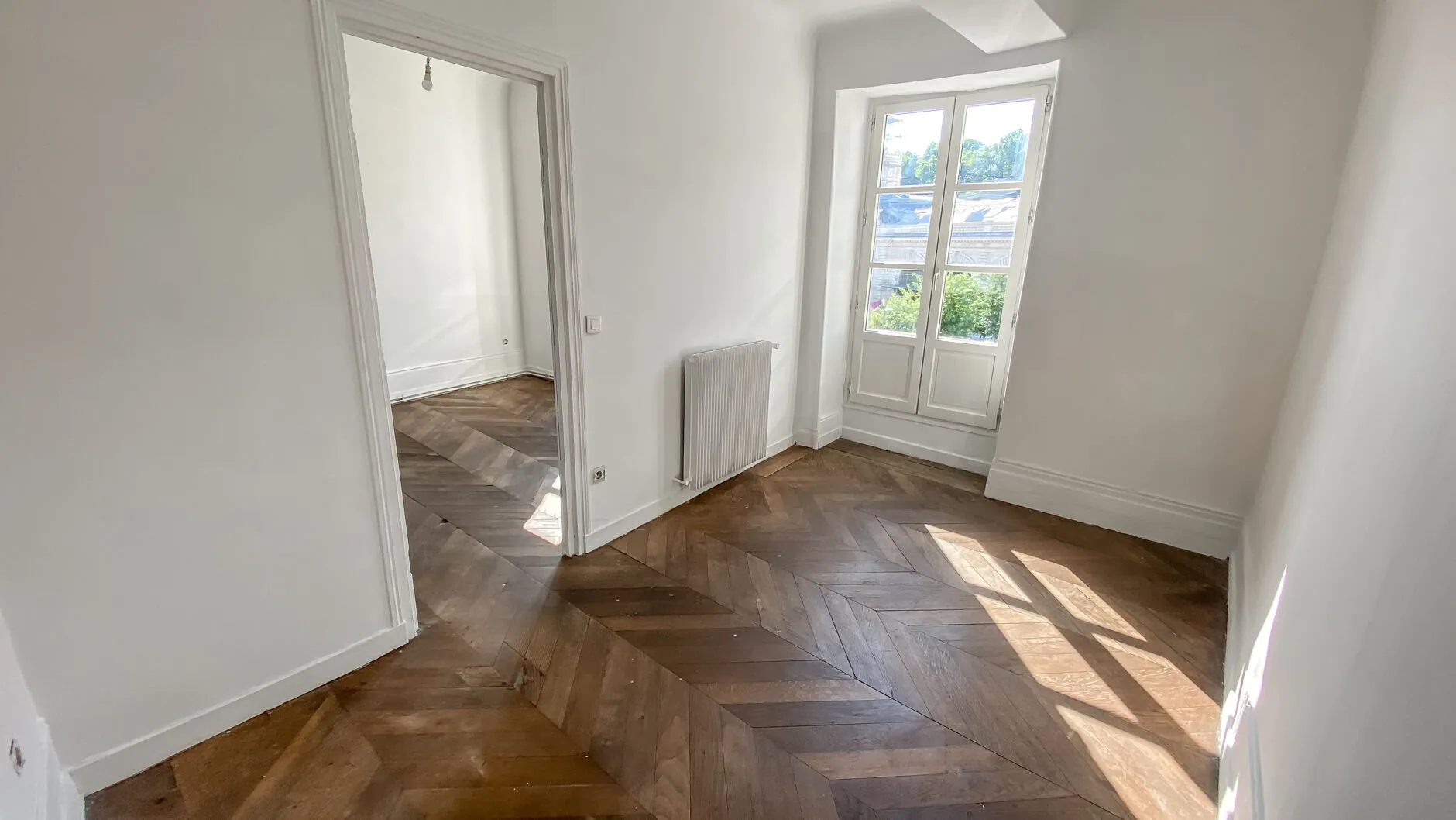 Appartement T2 de charme à Bayonne avec vue dégagée et potentiel d'aménagement 
