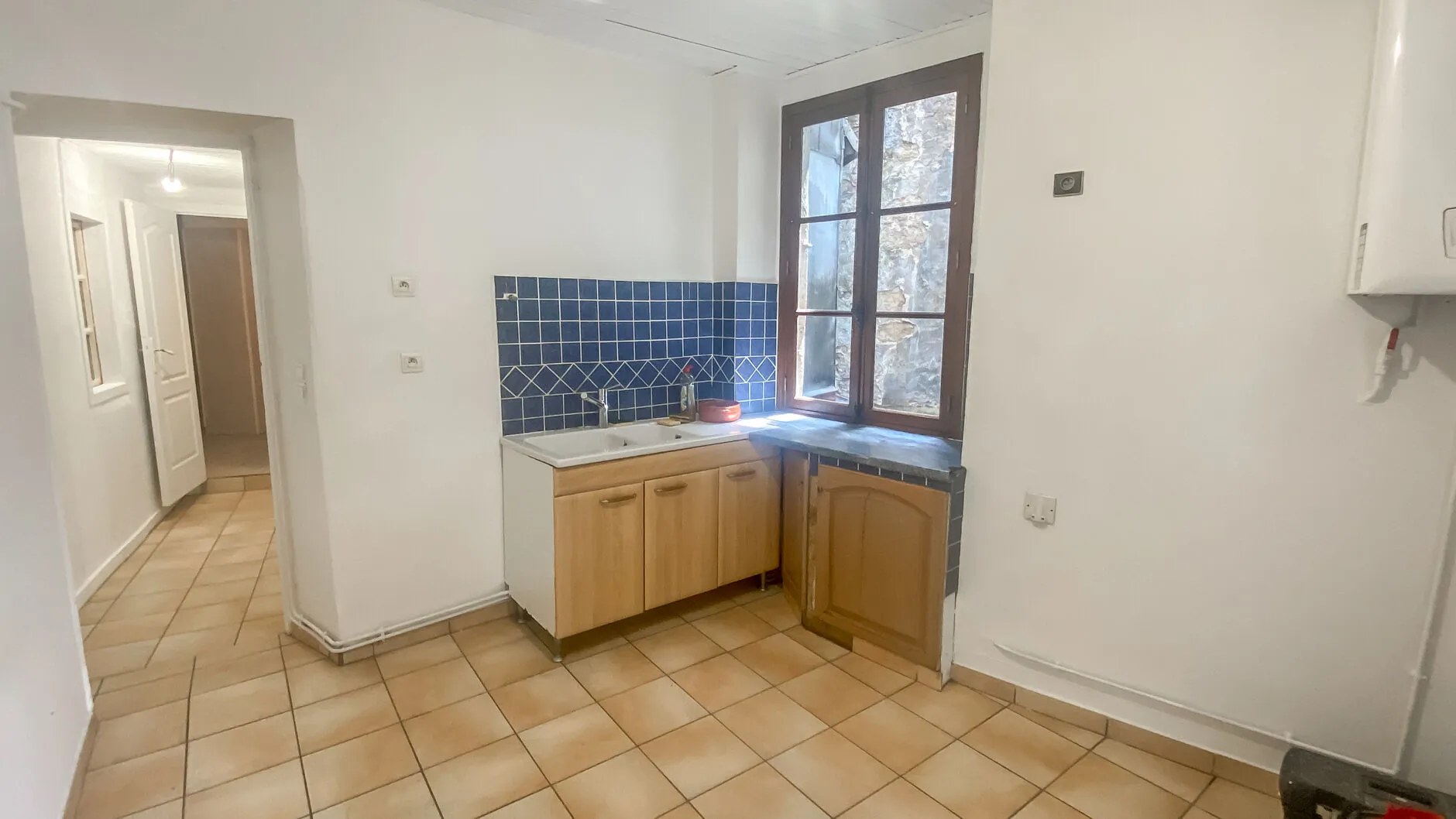 Appartement T2 de charme à Bayonne avec vue dégagée et potentiel d'aménagement 