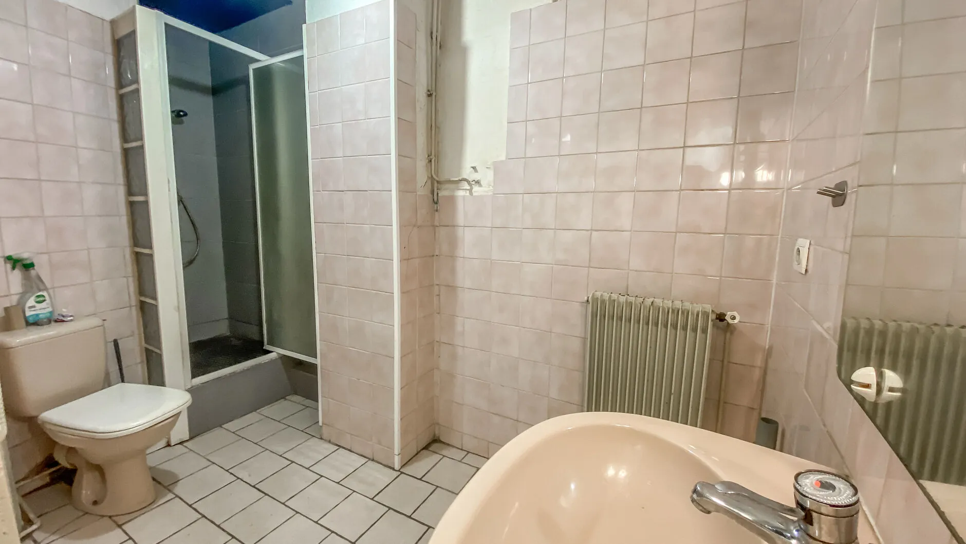 Appartement T2 de charme à Bayonne avec vue dégagée et potentiel d'aménagement 