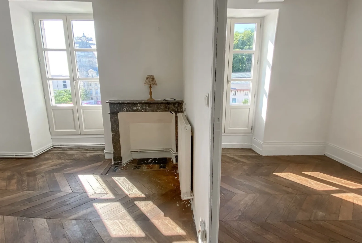 Appartement T2 de charme à Bayonne avec vue dégagée et potentiel d'aménagement 