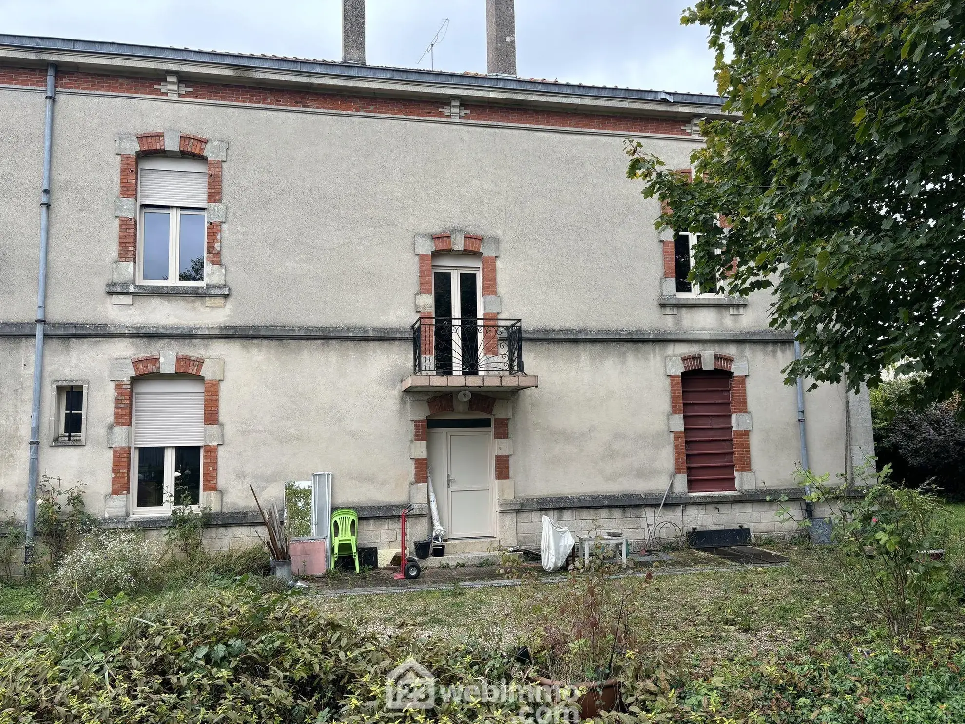 Maison de maître à rénover de 351 m² à Chauvoncourt, proche nature et commodités 