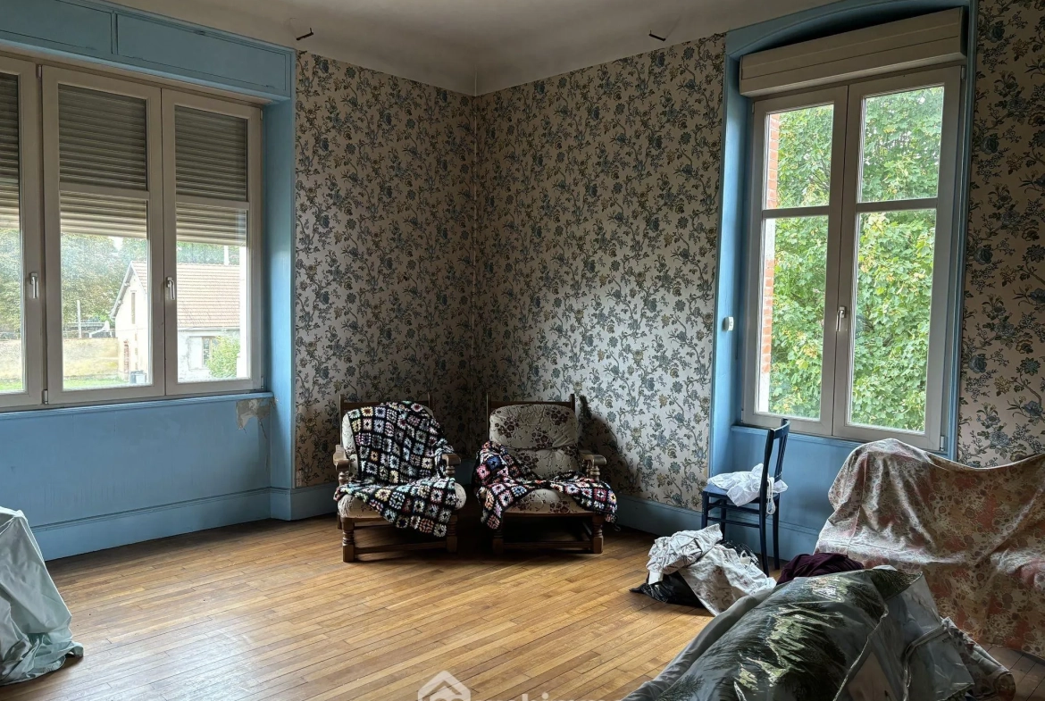 Maison de maître à rénover de 351 m² à Chauvoncourt, proche nature et commodités 