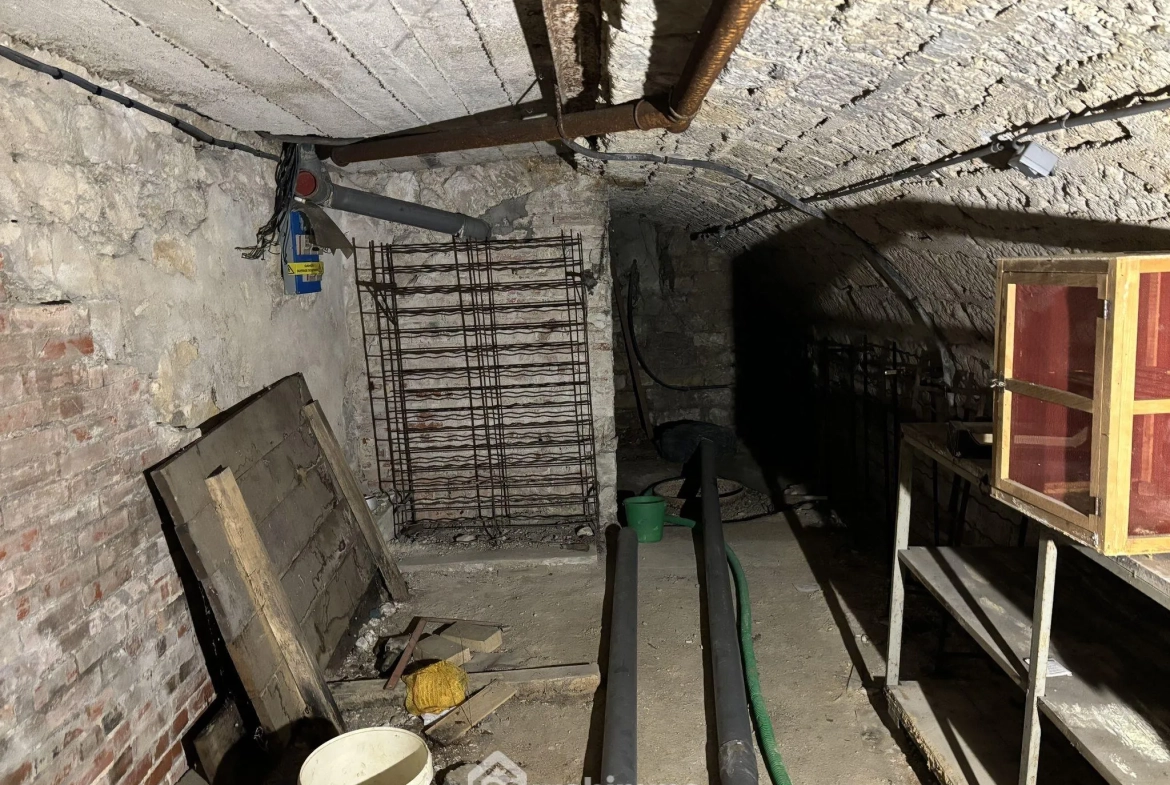 Maison de maître à rénover de 351 m² à Chauvoncourt, proche nature et commodités 