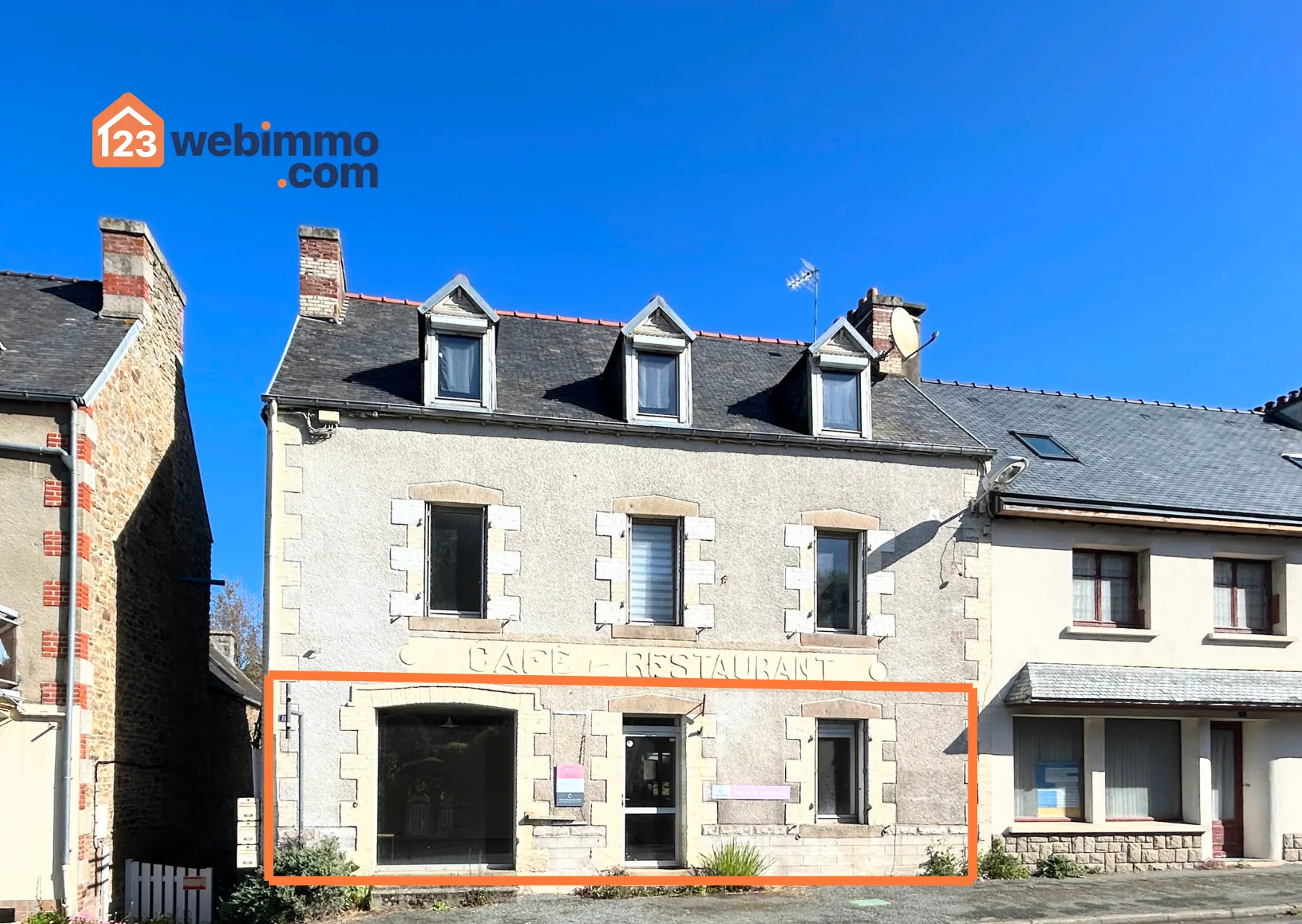 Local commercial et d'habitation de 166 m² à Saint-Michel-en-Grève, proche mer 