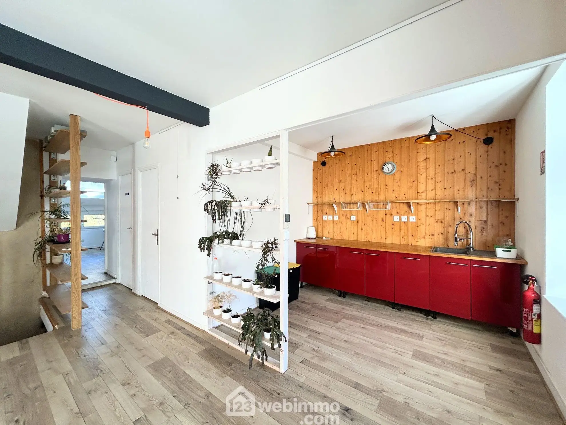 Local commercial et d'habitation de 166 m² à Saint-Michel-en-Grève, proche mer 