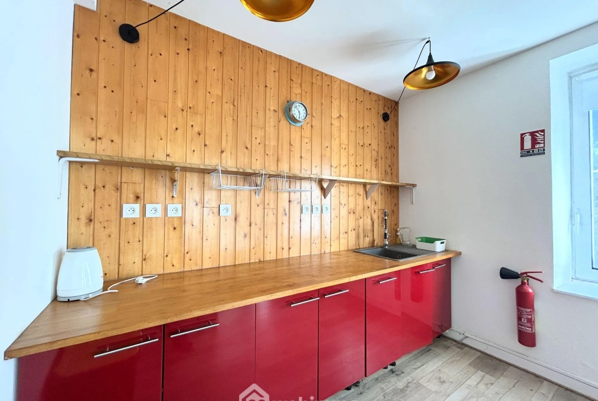 Local commercial et d'habitation de 166 m² à Saint-Michel-en-Grève, proche mer 