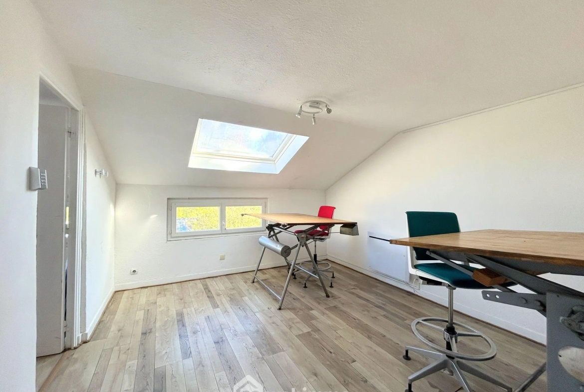 Local commercial et d'habitation de 166 m² à Saint-Michel-en-Grève, proche mer 