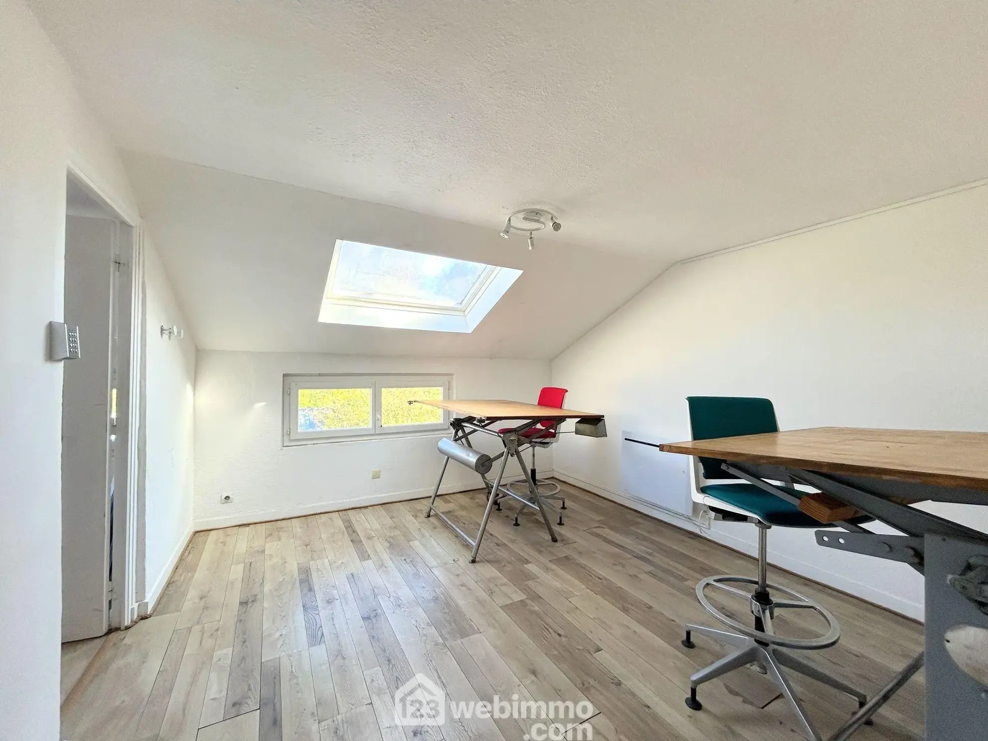 Local commercial et d'habitation de 166 m² à Saint-Michel-en-Grève, proche mer 