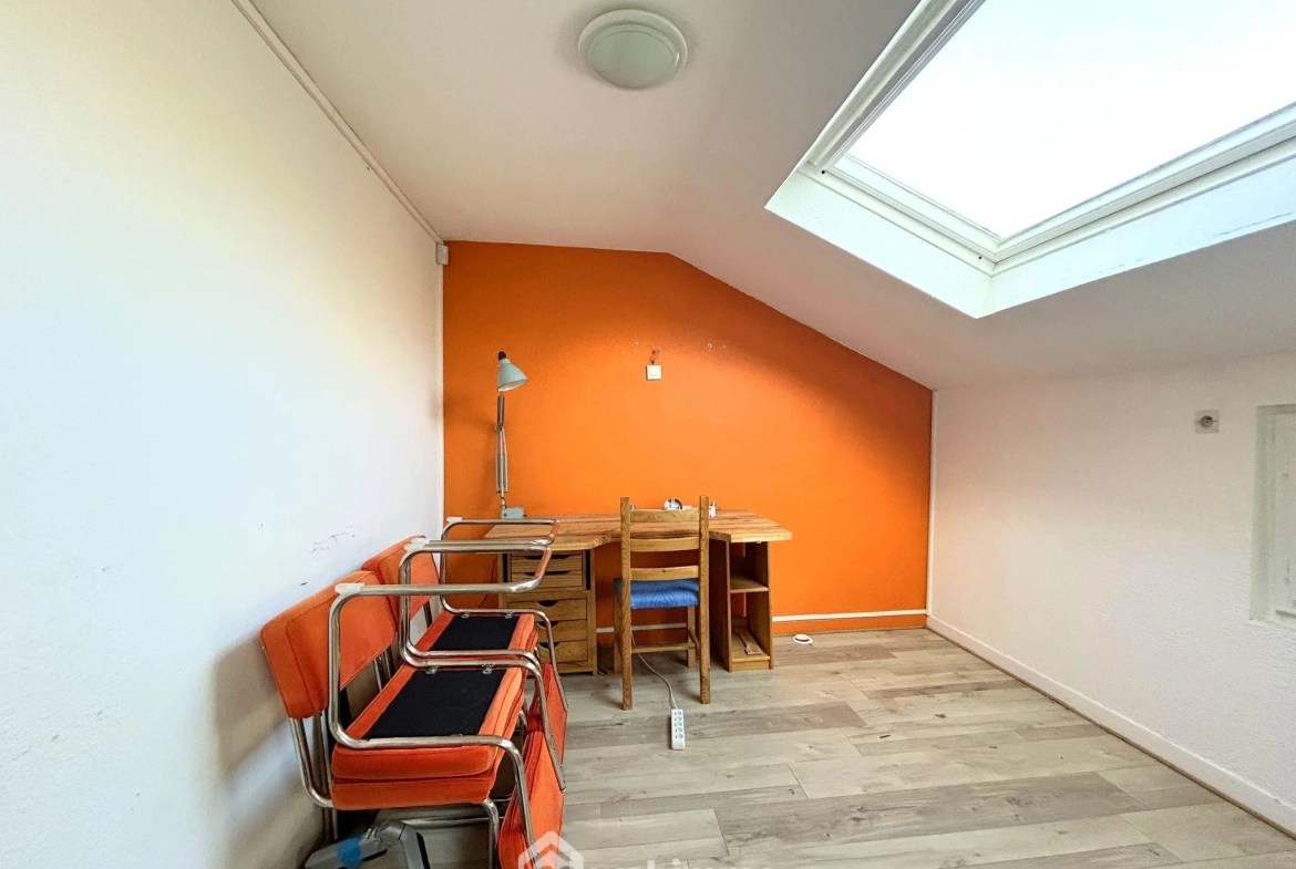 Local commercial et d'habitation de 166 m² à Saint-Michel-en-Grève, proche mer 