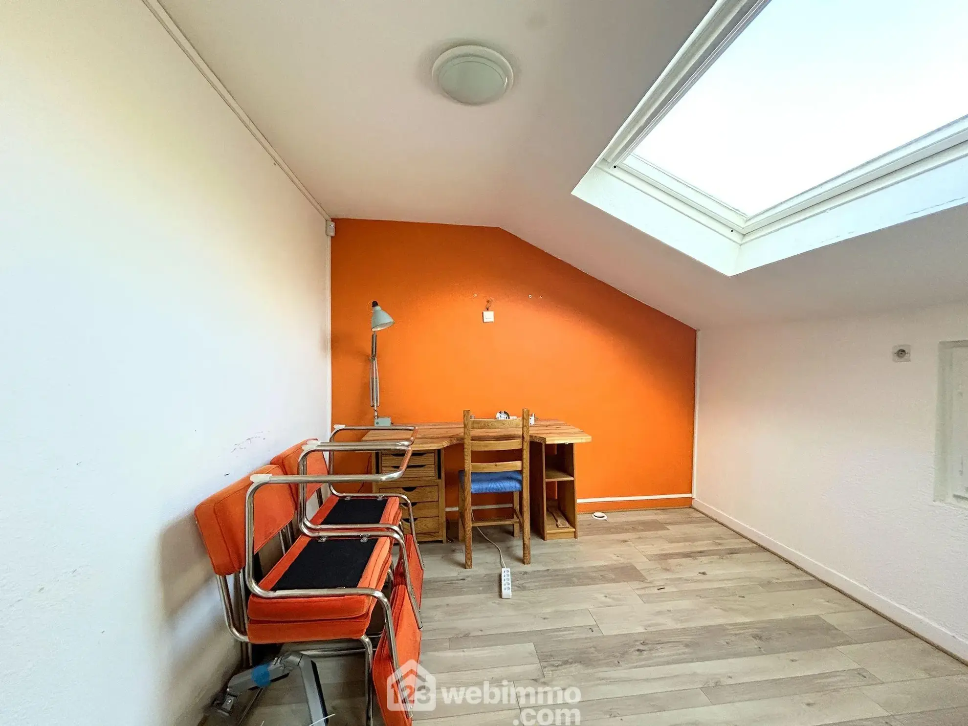 Local commercial et d'habitation de 166 m² à Saint-Michel-en-Grève, proche mer 