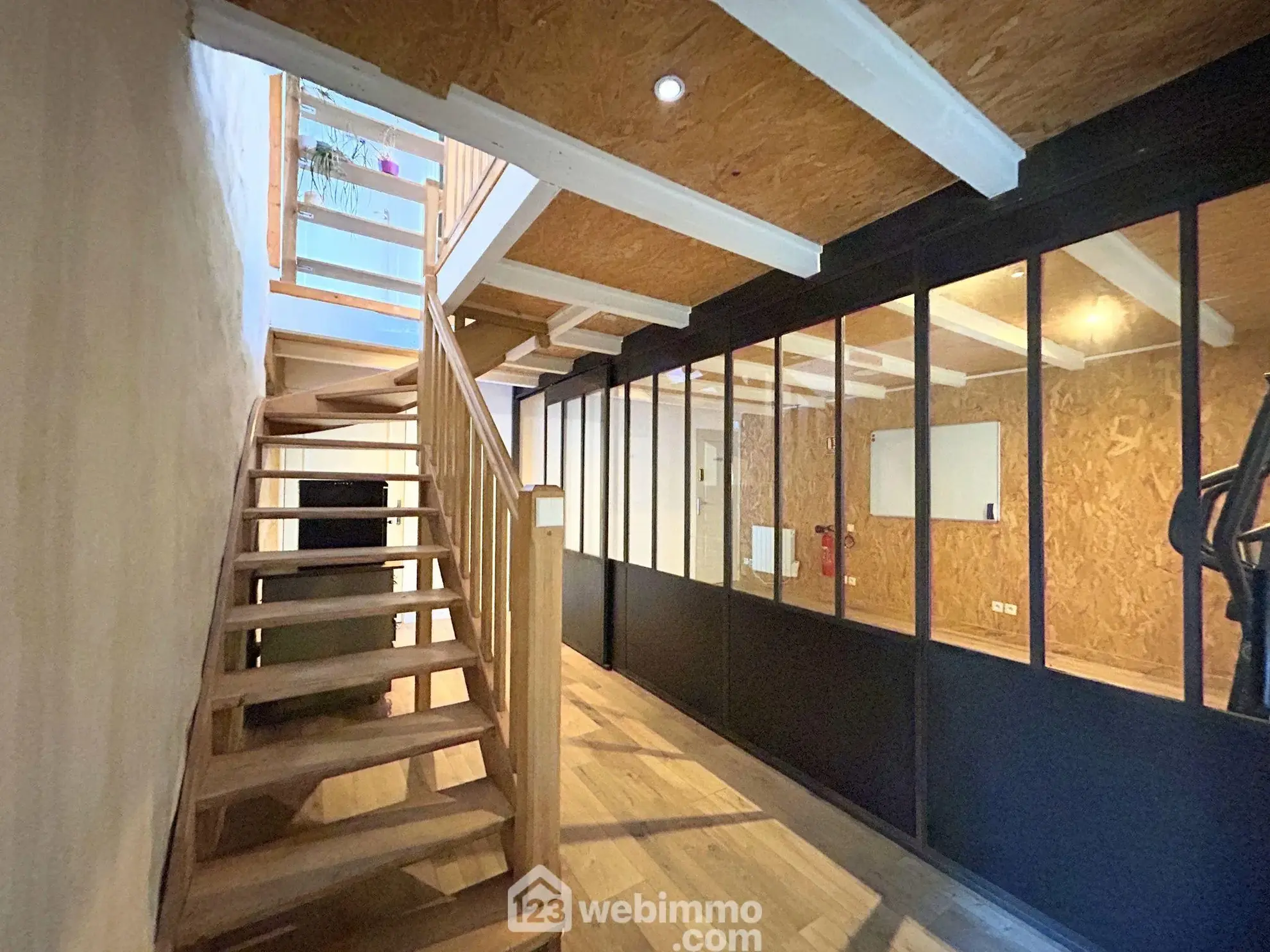 Local commercial et d'habitation de 166 m² à Saint-Michel-en-Grève, proche mer 