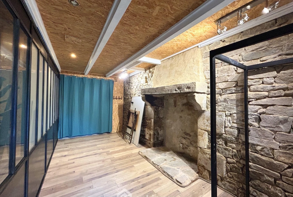 Local commercial et d'habitation de 166 m² à Saint-Michel-en-Grève, proche mer 