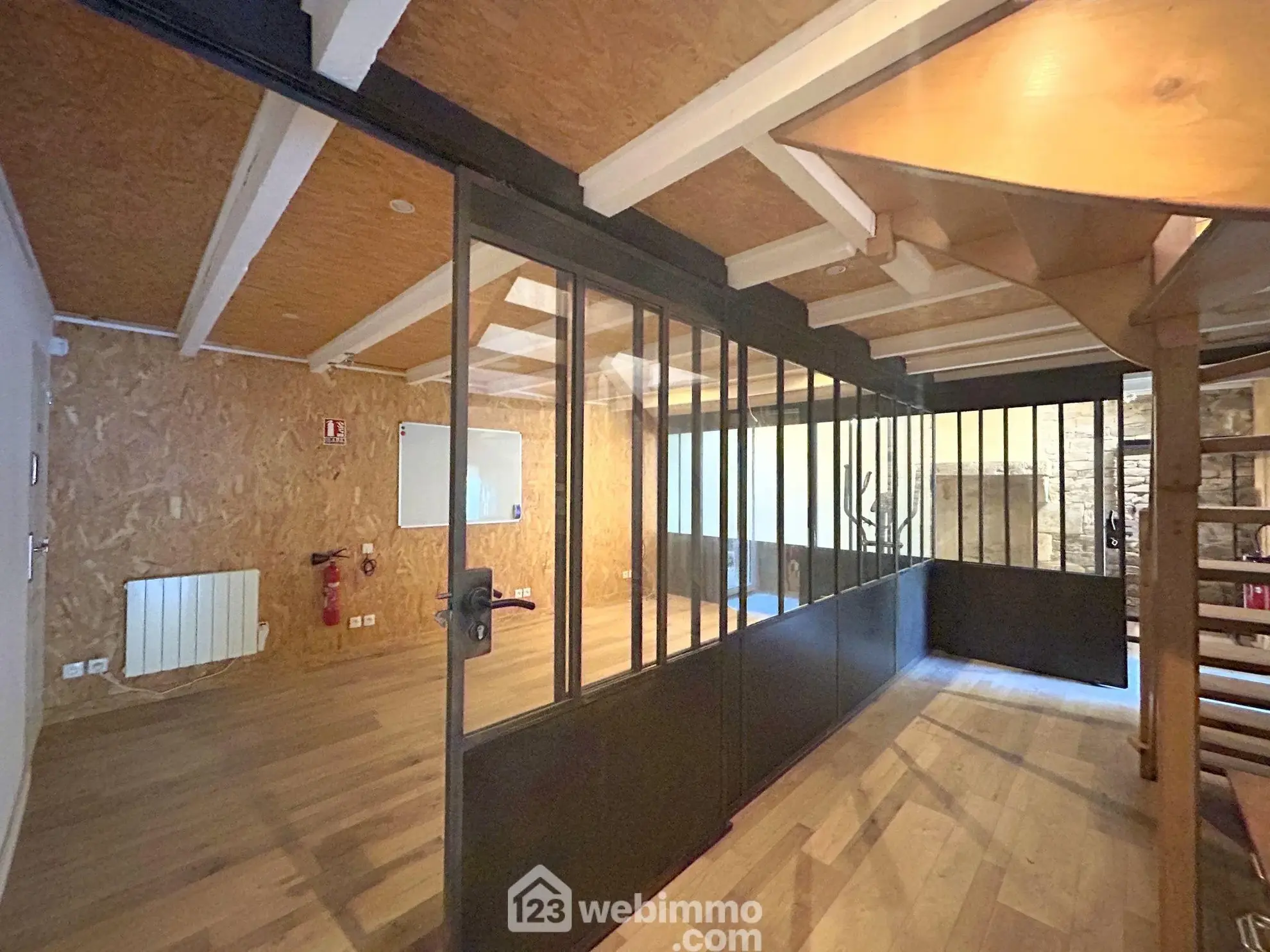 Local commercial et d'habitation de 166 m² à Saint-Michel-en-Grève, proche mer 