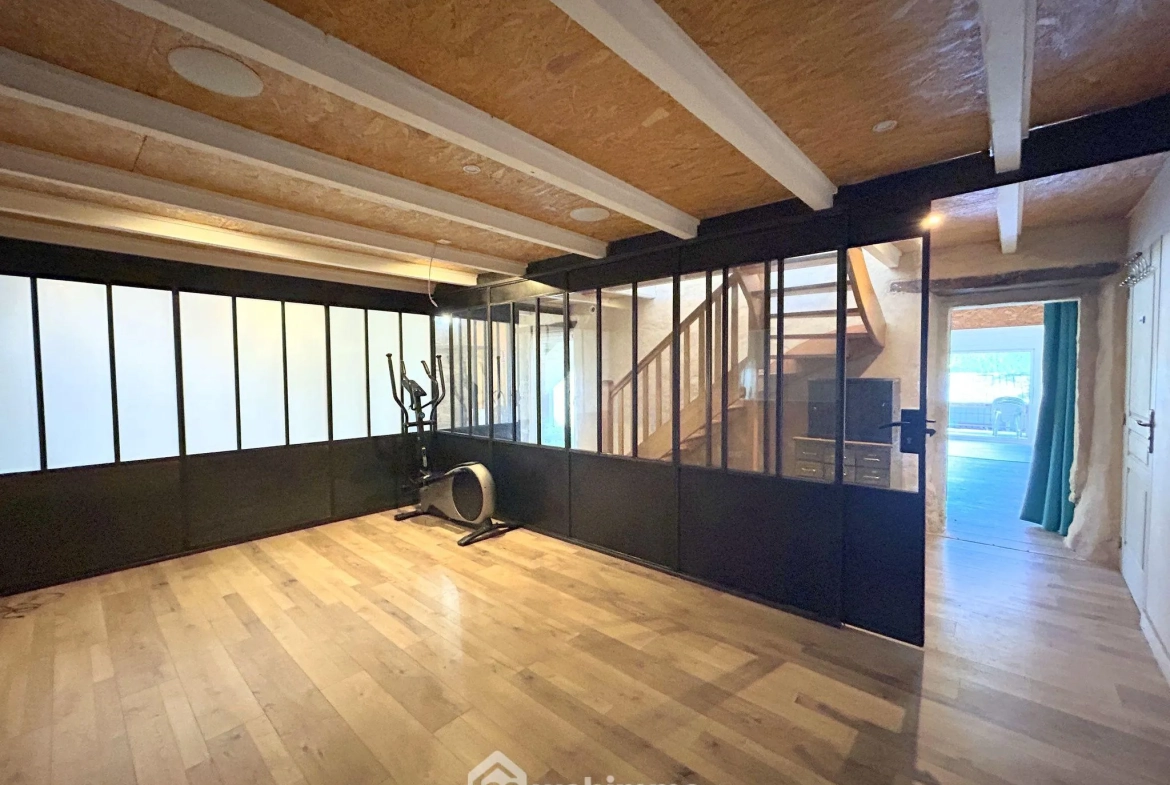 Local commercial et d'habitation de 166 m² à Saint-Michel-en-Grève, proche mer 