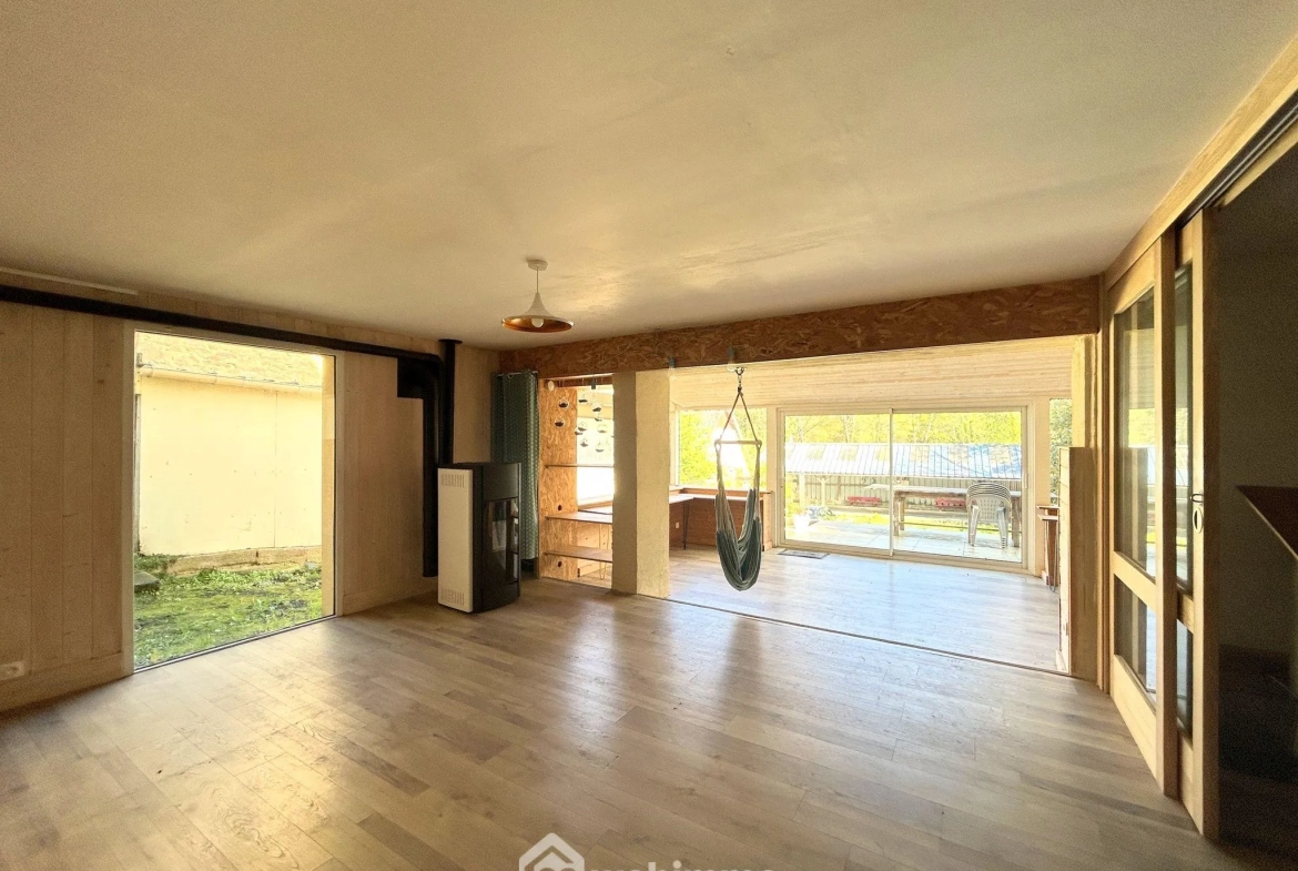 Local commercial et d'habitation de 166 m² à Saint-Michel-en-Grève, proche mer 
