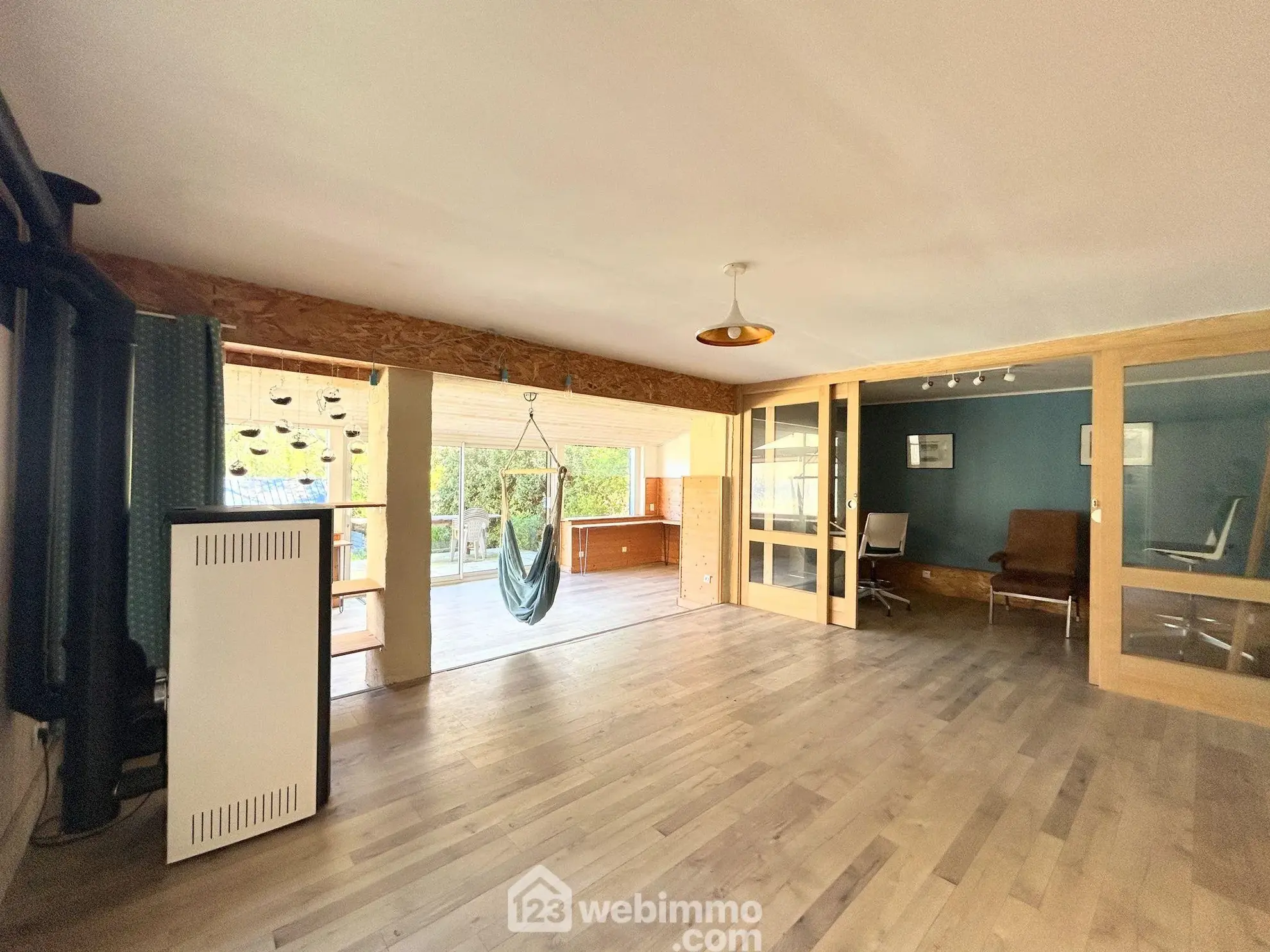 Local commercial et d'habitation de 166 m² à Saint-Michel-en-Grève, proche mer 