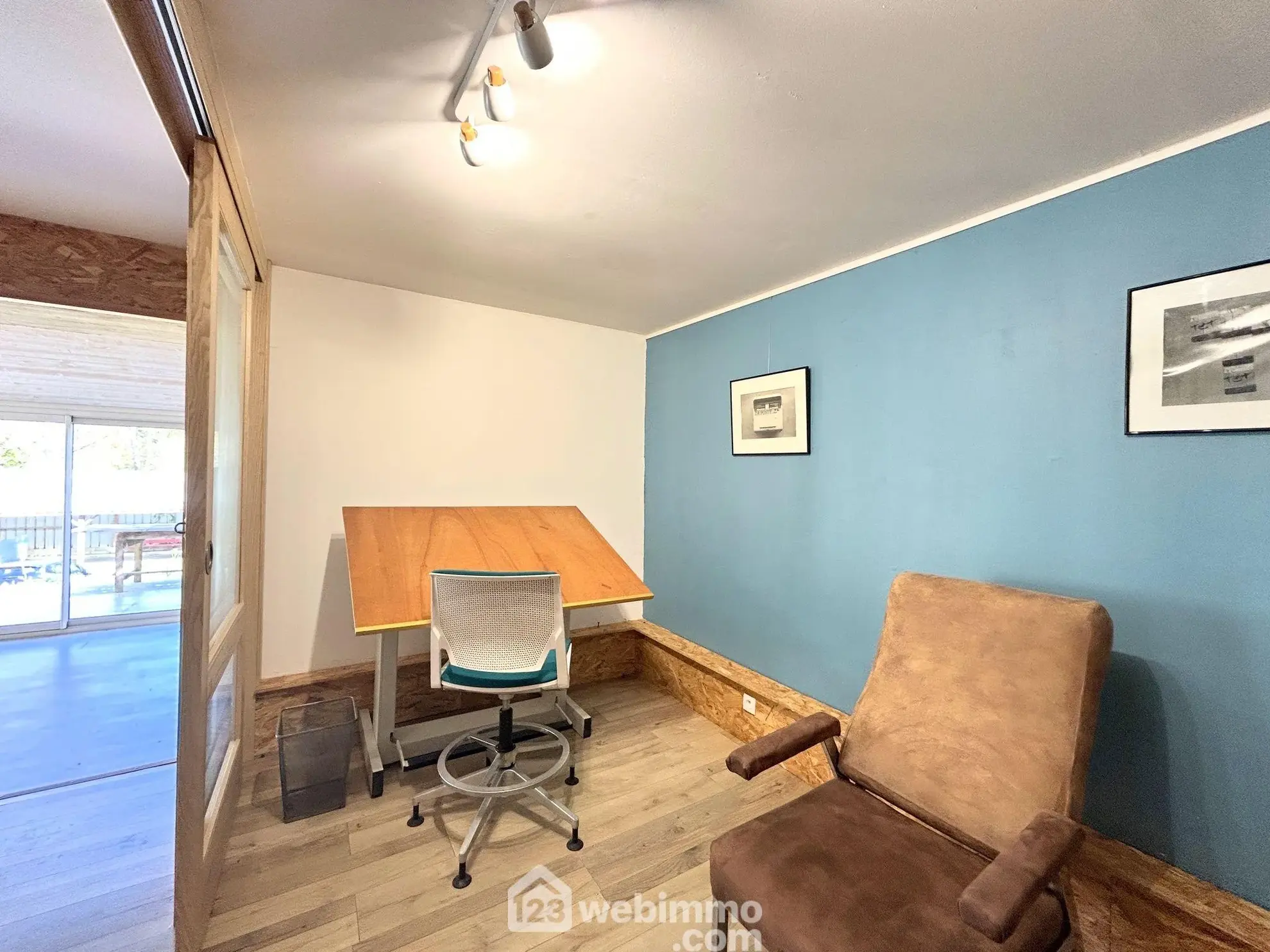 Local commercial et d'habitation de 166 m² à Saint-Michel-en-Grève, proche mer 