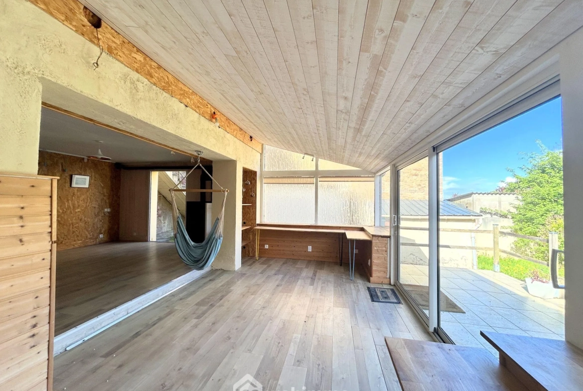 Local commercial et d'habitation de 166 m² à Saint-Michel-en-Grève, proche mer 
