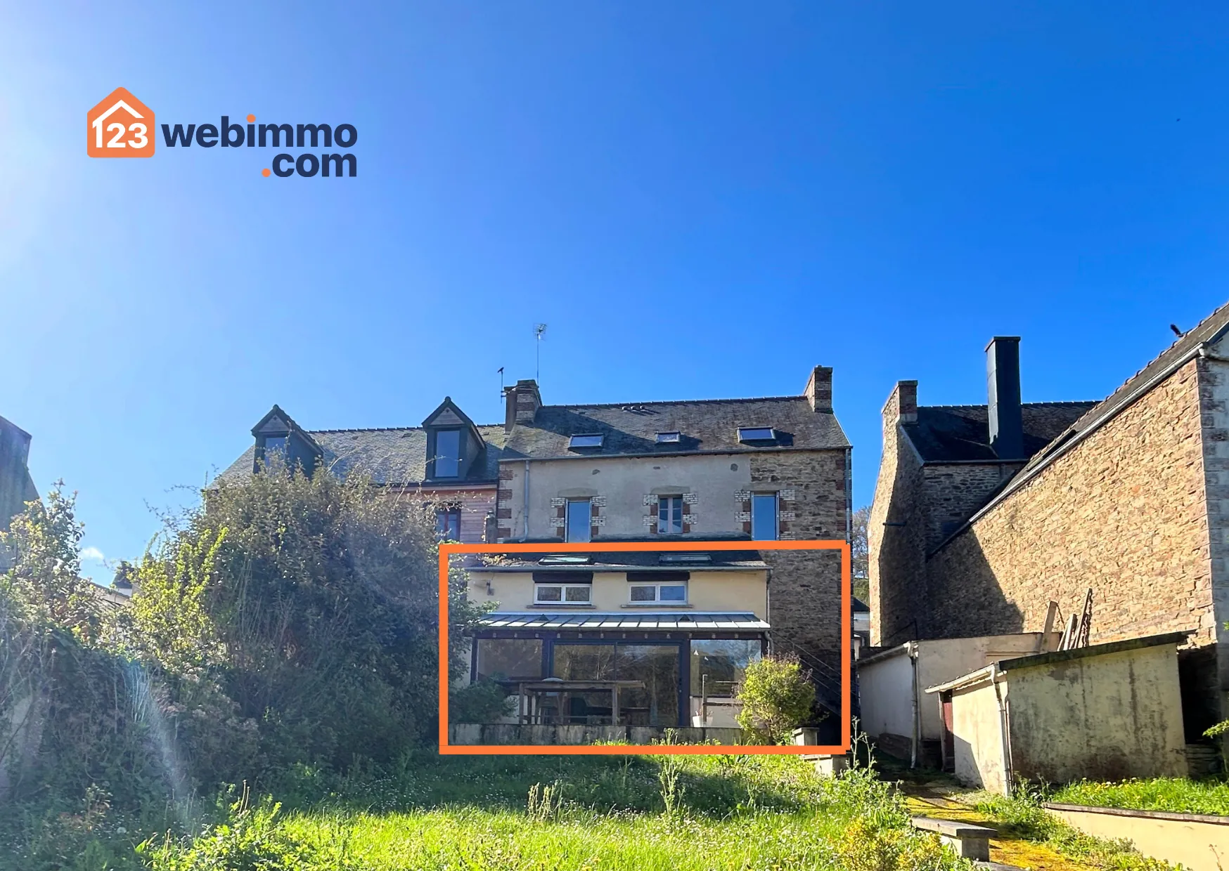 Local commercial et d'habitation de 166 m² à Saint-Michel-en-Grève, proche mer 