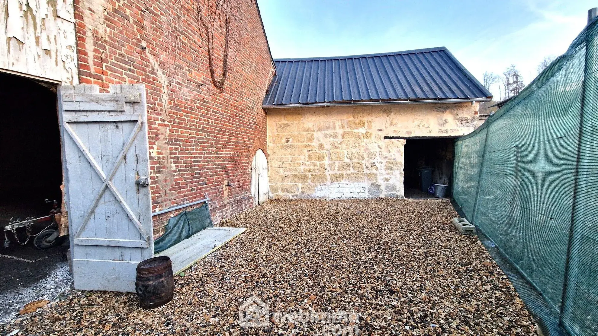 Grande grange à rénover de 100 m² à Crêpy - Opportunité rare 