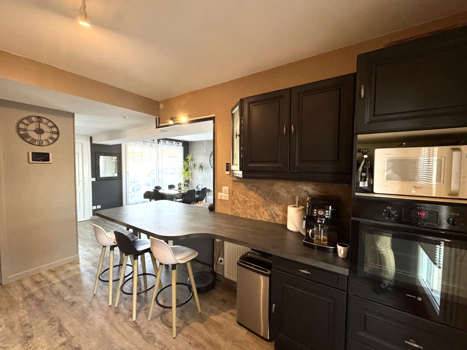Maison mitoyenne à Mably de 100 m² avec terrasse et terrain de 576 m² 