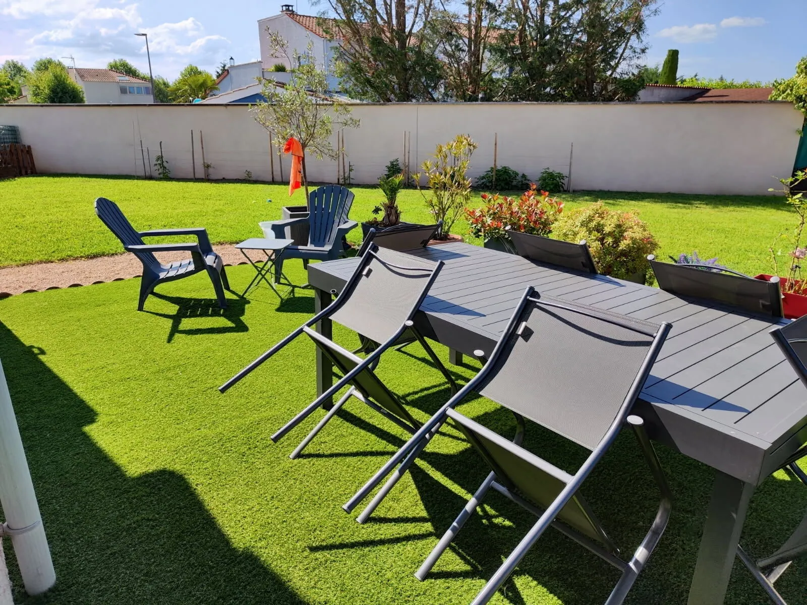 Maison mitoyenne à Mably de 100 m² avec terrasse et terrain de 576 m² 