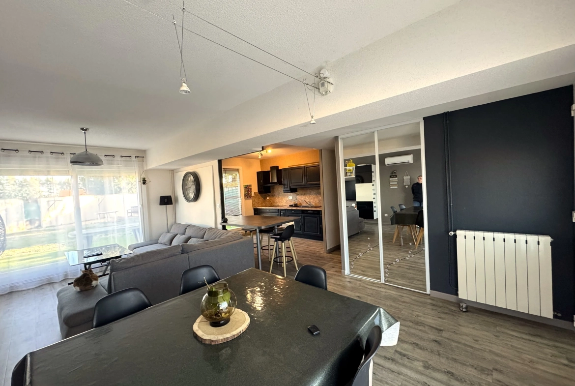 Maison mitoyenne à Mably de 100 m² avec terrasse et terrain de 576 m² 