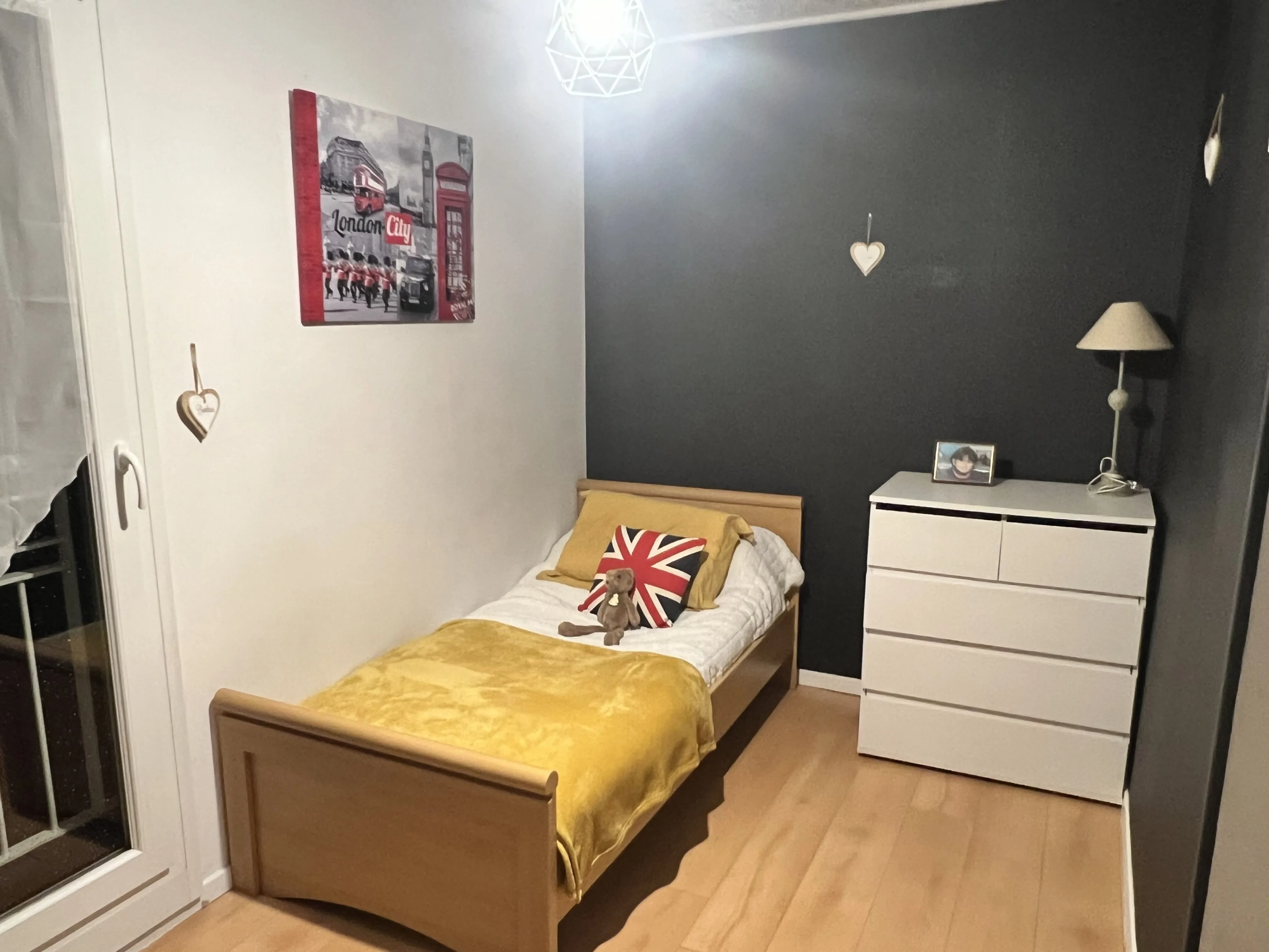 Maison mitoyenne à Mably de 100 m² avec terrasse et terrain de 576 m² 