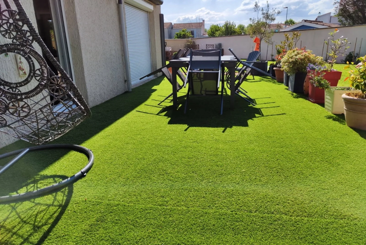 Maison mitoyenne à Mably de 100 m² avec terrasse et terrain de 576 m² 