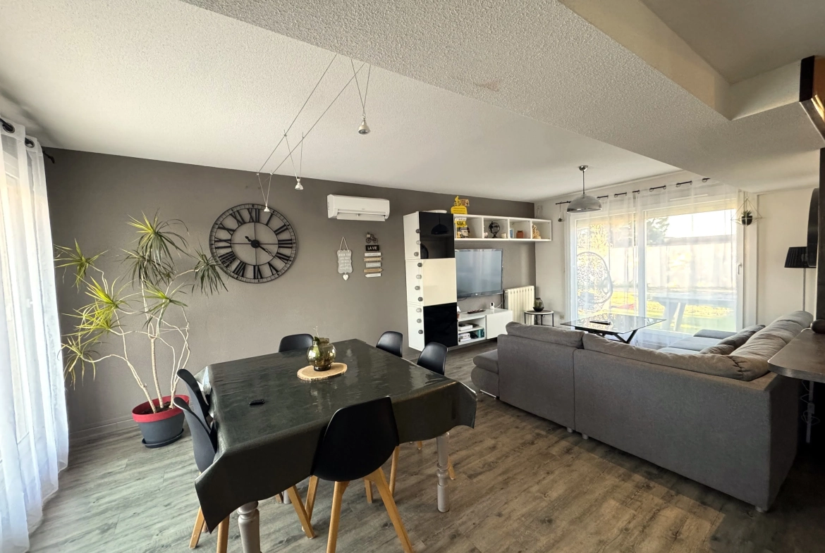Maison mitoyenne à Mably de 100 m² avec terrasse et terrain de 576 m² 