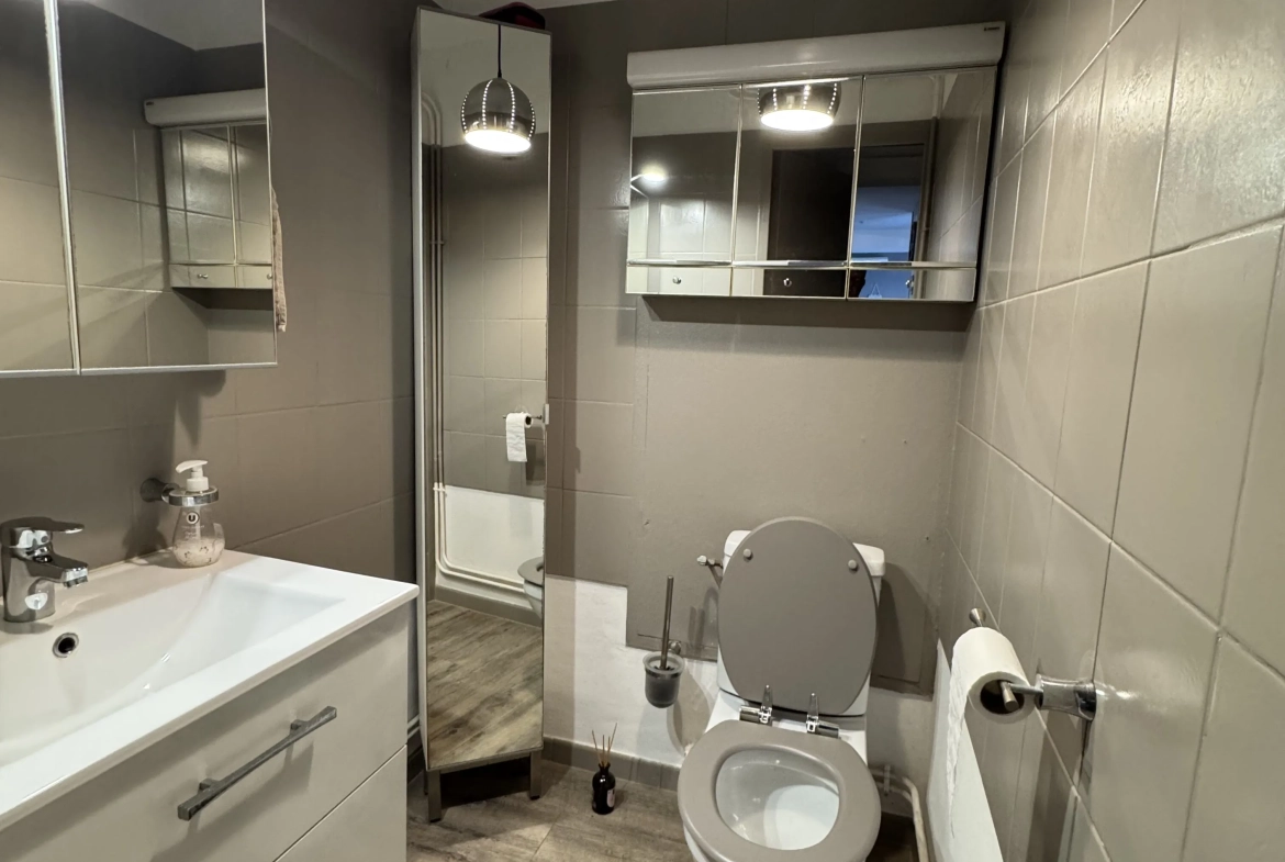 Maison mitoyenne à Mably de 100 m² avec terrasse et terrain de 576 m² 