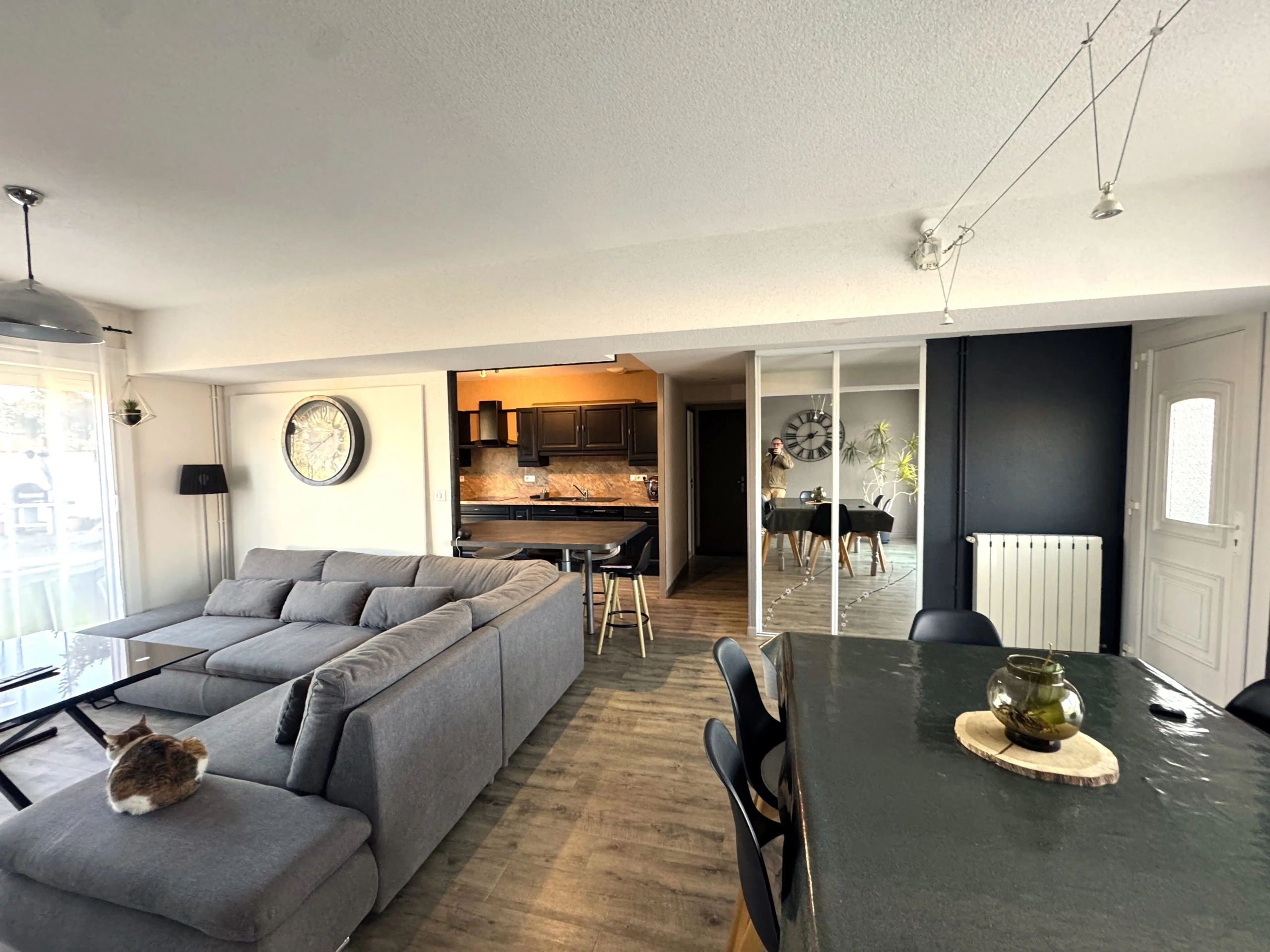 Maison mitoyenne à Mably de 100 m² avec terrasse et terrain de 576 m² 