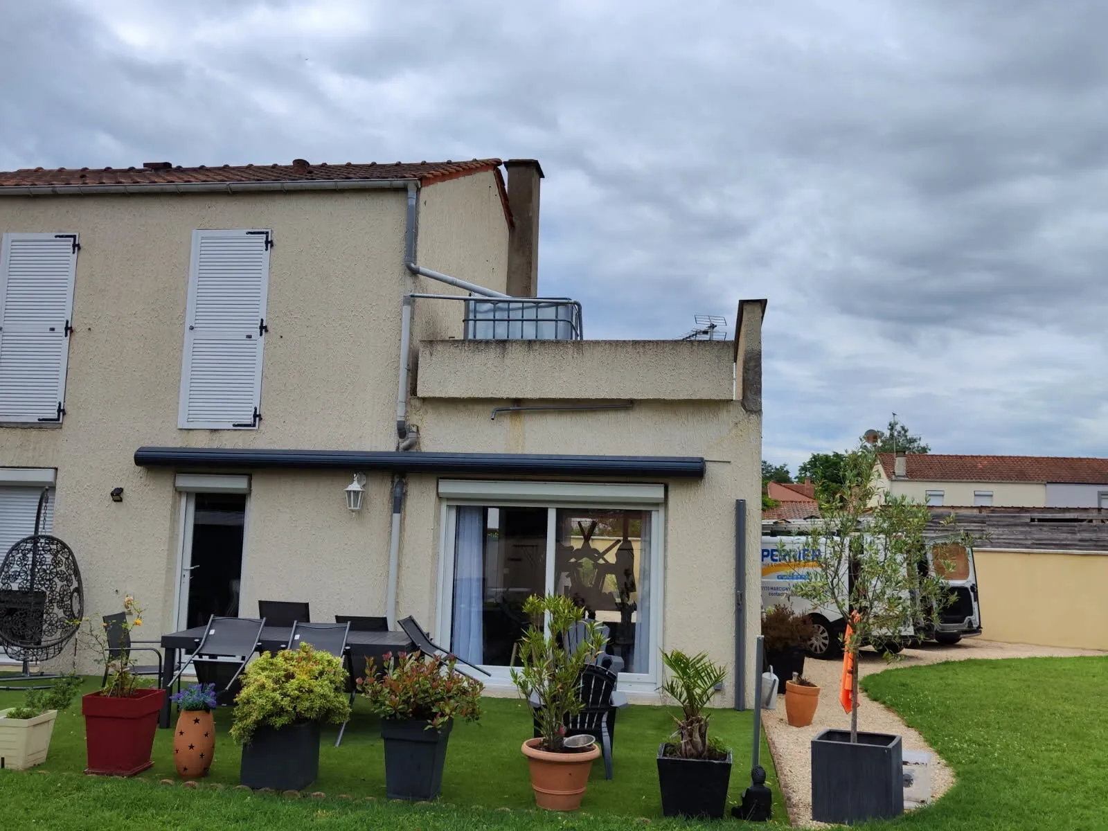 Maison mitoyenne à Mably de 100 m² avec terrasse et terrain de 576 m² 