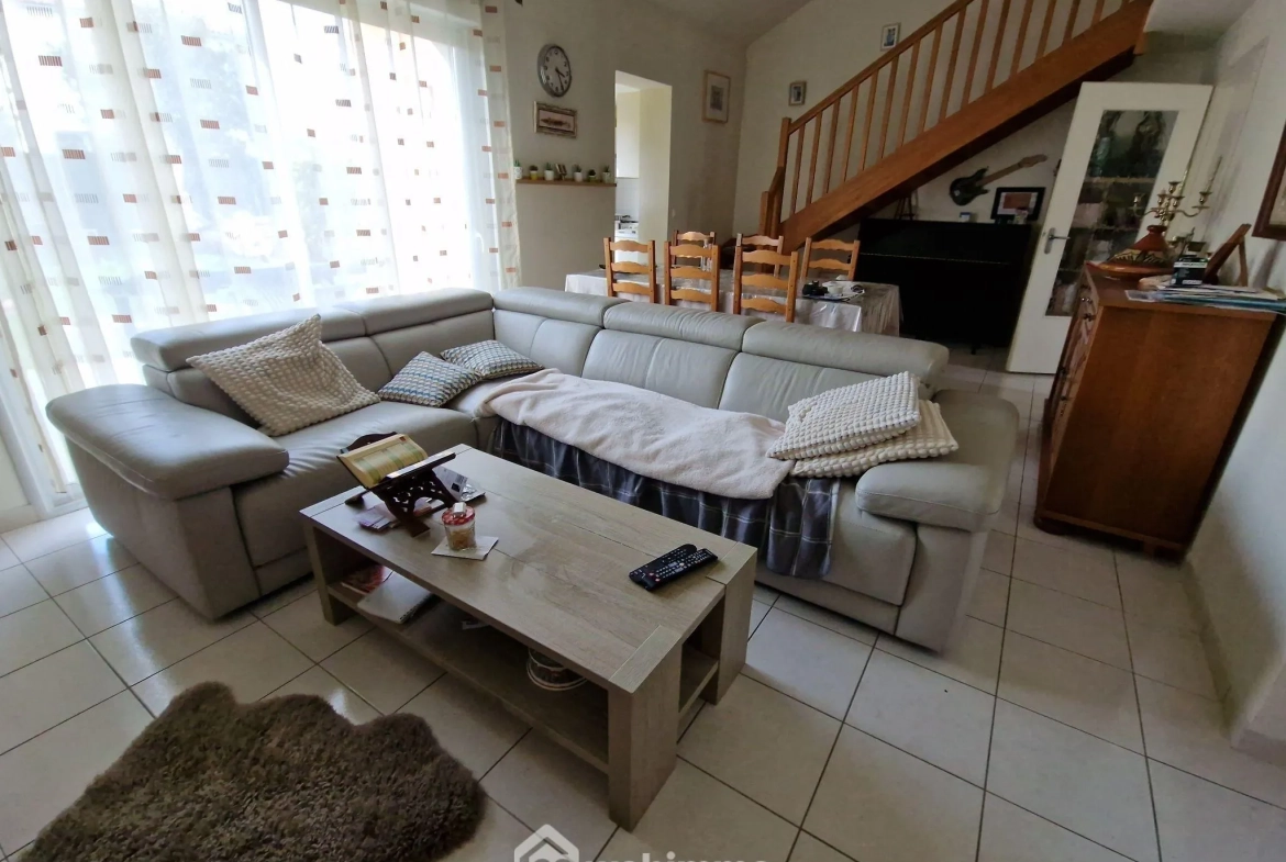 Maison familiale de 86 m² avec jardin et garage à La Roche-sur-Yon 