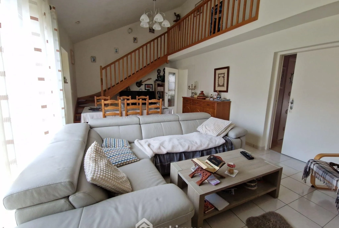 Maison familiale de 86 m² avec jardin et garage à La Roche-sur-Yon 