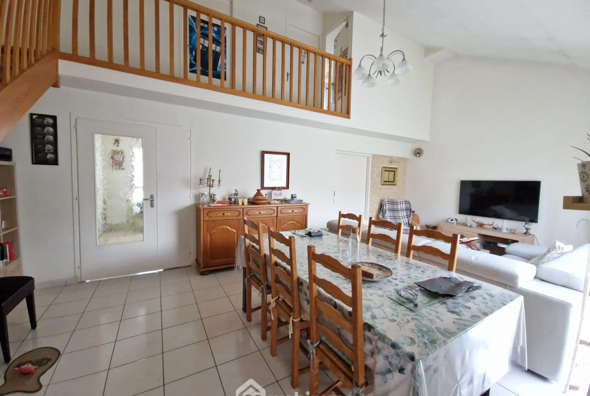 Maison familiale de 86 m² avec jardin et garage à La Roche-sur-Yon 