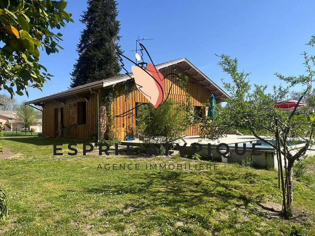 Maison atypique à Rion-des-Landes avec terrain constructible et dépendance à rénover 