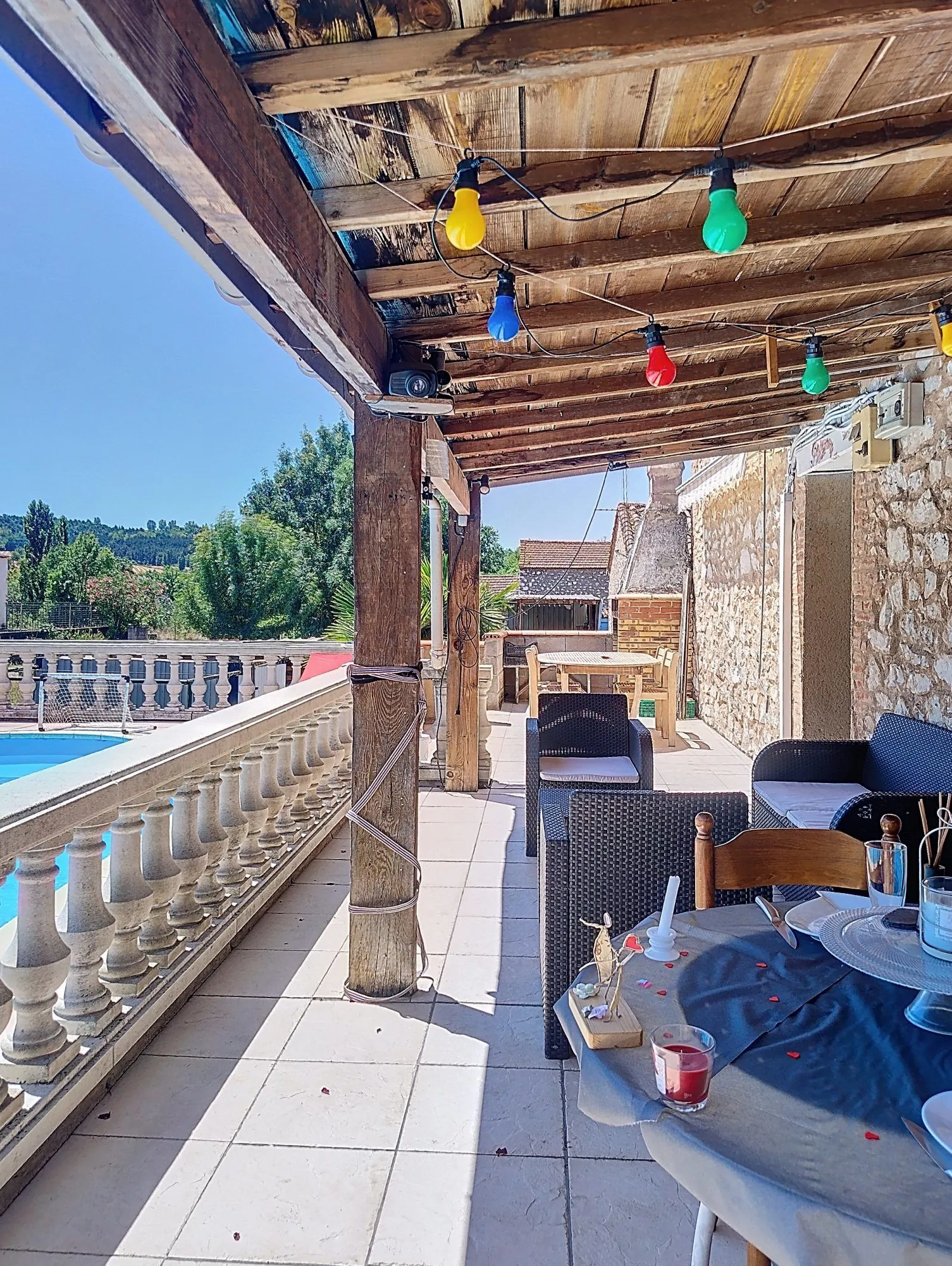 Maison individuelle de standing avec piscine à Carmaux – 6 chambres, 236 m² 