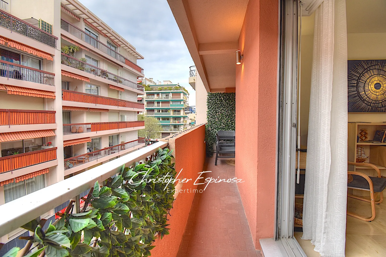 Appartement 2 pièces rénové à Antibes proche du Vieil Antibes 